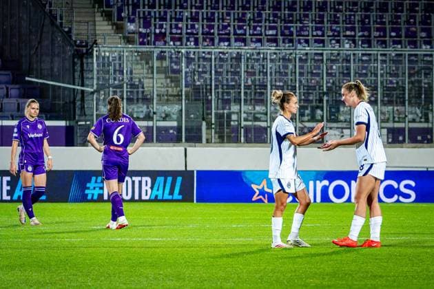 SOCCER - WCL, A.Wien vs Inter VIENNA,AUSTRIA,01.OCT.26 - SOCCER - UEFA Women s Champions League, FK Austria Wien vs FC Internationale Milano. Image shows the disappointment of Sandra Jakobsen and Lotta Cordes (A.Wien) as well as the rejoicing of Lina Magull and Karolina Vilhjalmsdottir (Inter). GEPAxpictures xKevinxHackner
