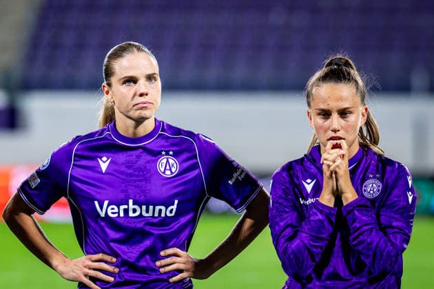SOCCER - WCL, A.Wien vs Inter VIENNA,AUSTRIA,01.OCT.26 - SOCCER - UEFA Women s Champions League, FK Austria Wien vs FC Internationale Milano. Image shows the disappointment of Louise Schoeffel and Almedina Sisic (A.Wien). GEPAxpictures xKevinxHackner