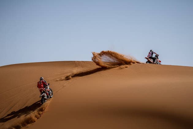 W2RC - RALLYE DU MAROC 2026 58 KARKA Dovydas (ltu), Duust Rally Team, KTM 450 Rally Factory Replica, FIM W2RC, Rally 2, action, 18 HERRERA RIED Benjamin (chi), Xraids Experience, KTM 450 Rally Factory Replica, FIM W2RC, Rally 2, action, during the Stage 3 of the Rallye du Maroc 2026, 4th round of the 2026 WR2C Championship from October 1, 2026 around Zagora, Morocco - AgadirMorocco Copyright: xFREDERICxLExFLOCxHx