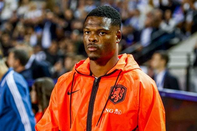 THESSALONIKI - Denzel Dumfries of the Netherlands walks onto the pitch ahead of the UEFA Nations League match between Greece and the Netherlands at the Toumba Stadium on 1 October 2026 in Thessaloniki, Greece. MARCEL TER BALS ANP UEFA Nations League 2026 27 xVIxANPxSportx xMarcelxterxBalsxIVx 571105935 originalFilename: 571105935