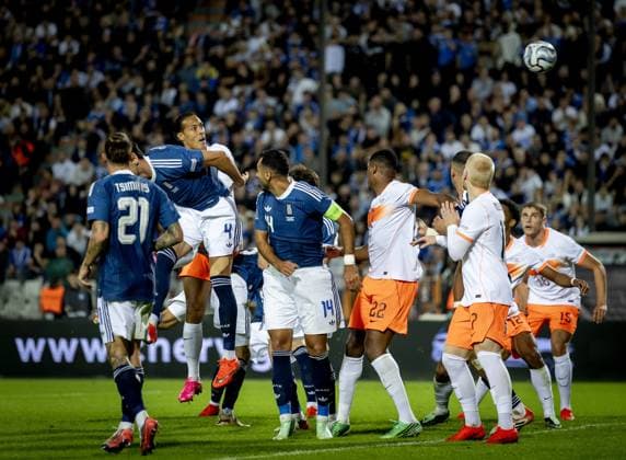 THESSALONIKI - Virgil van Dijk of the Netherlands heads in the 2-1 during the UEFA Nations League match between Greece and the Netherlands at Toumba Stadium on October 1, 2026, in Greece. KOEN VAN WEEL ANP xVIxANPxSportx xxANPxIVx 571123616 originalFilename: 571123616