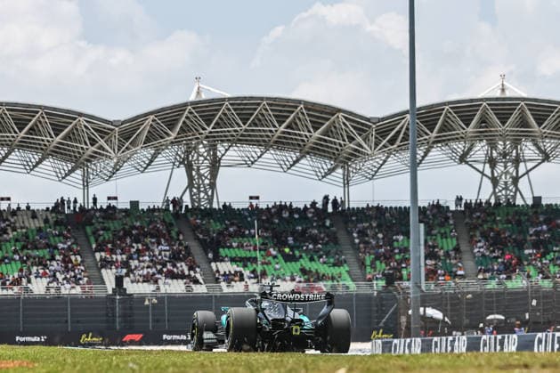 SEPANG, SGR - OCTOBER 02:George Russell of Great Britain and Mercedes-AMG PETRONAS F1 Team in action during friday free practice of the Formula 1 Gulf Air Bahrain Grand Prix on October 02, 2026 held at Sepang International Circuit in Sepang, Malaysia. (Photo by Hazrin Yeob Men Shah Icon Sportswire) AUTO: OCT 02 F1 Bahrain Grand Prix in Malaysia EDITORIAL USE ONLY Icon3782610025255