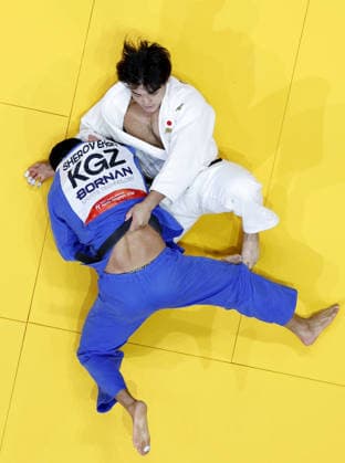 Aichi-Nagoya Asian Games: Judo Japan s Riku Okada (white) competes en route to beating Erlan Sherov of Kyrgyzstan in the Aichi-Nagoya Asian Games men s judo 90-kilogram final at Aichi International Arena in Nagoya, central Japan, on Oct. 2, 2026. A14AA0005629758P