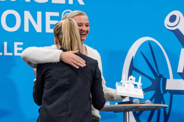 Alexandra Popp, soccer player and Olympic champion with Lyn Meyer at Eintracht Braunschweig, 39 goals in League 4 at the ceremony honoring the top goal scorers in German amateur soccer at the Volkswagen VW Media Lounge, themed Top Scorer Award for All, GER, Germany vs. Serbia, soccer, UEFA Nations League, League A group stage, Matchday 3, 2026–2027 season, October 1, 2026. DFL and DFB regulations prohibit any use of photographs as image sequences and or quasi-video. Photo: HMB Media, Heike Feiner Copyright: HMBxMedia HeikexFeiner