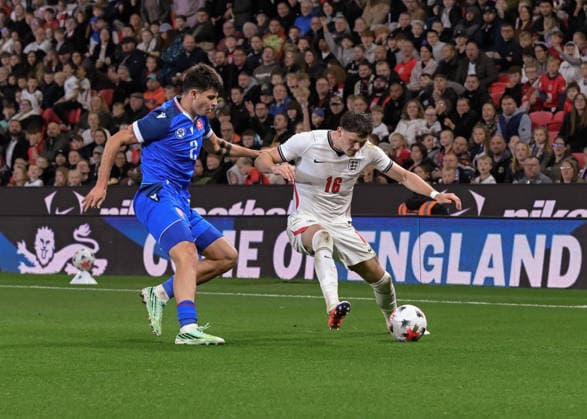 U21, U 21 England v U21 Slovakia, U21 UEFA EUROPEAN CHAMPIONSHIPS William LANKSHEAR of England attacking with the ball with defence from TobiaÅ¡ PaliÅ¡Äak of Slovakia during the U21 UEFA EUROPEAN CHAMPIONSHIPS match between U21 England and U21 Slovakia at the Bet365 Stadium, Stoke-on-Trent, UK on 2 October 2026. Stoke-on-Trent Bet365 Stadium Staffordshire UK Editorial use only , Copyright: xMarkxDunnx PSI-24952-0056