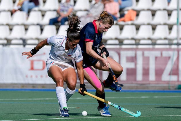 From left: Lucina von der Heyde (MHC), 2; Luzie Franz (BHC), 12; tackle, game scene, duel, tackle, tackling, dynamism, action, 03 10 2026, Mannheim, Germany, hockey, 1st Bundesliga, women’s, Mannheimer HC vs. Berliner HC xozx