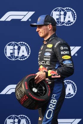 F1 Bahrain Grand Prix In Malaysia - Qualifying SEPANG, MALAYSIA - OCTOBER 3: Max Verstappen of Red Bull Racing takes the pole position after the qualifying ahead of the Formula 1 Bahrain Grand Prix at Sepang International Circuit in Sepang, Malaysia on October 3, 2026. Jakub Porzycki Anadolu Sepang Malaysia. Editorial use only. Please get in touch for any other usage. Copyright: x2026xAnadoluxJakubxPorzyckix