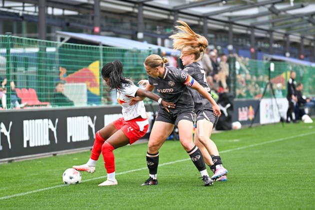 Soccer I Women s I 2026–2027 Season I Bundesliga I Matchday 6 I RB Leipzig vs. FSV Mainz 05 I October 3, 2026 Delice Boboy (17), Rasenballsport Leipzig, and Johanna Maria Berg (9), 1 FSV Mainz 05, and Maja Lara Pageler (37), 1 FSV Mainz 05, at the RB Leipzig Training Center, Cottaweg 7, Saxony, Germany Copyright: xLobeca InesxHähnelx