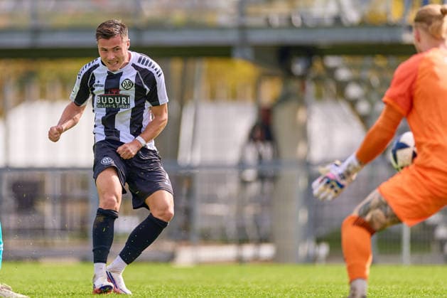 Shot on goal by Michael Kleinschrodt (VfR Aalen), 09; Lucas Becker (FSV Frankfurt), 01 GER; VfR Aalen vs. FSV Frankfurt, soccer, Regionalliga Southwest Men, Matchday 10, 2026–2027 season, October 3, 2026 GER, VfR Aalen vs. FSV Frankfurt, soccer, Regionalliga Southwest Men, Matchday 10, 2026–2027 season, October 3, 2026 Aalen Copyright: xEibner-Pressefoto GeraldxOelze-dexStoppanyx EP_ODS