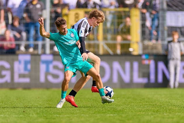 Tackle: Christoph Ehlich (FSV Frankfurt), 03, Tom Barth (VfR Aalen), 20 GER, VfR Aalen vs. FSV Frankfurt, Soccer, Regionalliga Southwest Men, Matchday 10, 2026–2027 Season, October 3, 2026, Germany, VfR Aalen vs. FSV Frankfurt, soccer, Regionalliga Southwest Men, Matchday 10, 2026–2027 season, October 3, 2026, Aalen Copyright: xEibner-Pressefoto GeraldxOelze-dexStoppanyx EP_ODS
