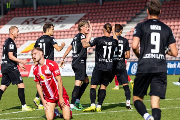 KSV Hessen Kassel vs. SSV Ulm 1846 Soccer, Regionalliga Südwest, Matchday 10, Auestadion Kassel, October 3, 2026—Goal celebration, cheers, and joy after Oliver Wähling’s goal for SSV Ulm 1846, making the score 1–1—SSV Ulm 1846 soccer, 10 Team SSV Ulm 1846 Soccer KSV Hessen Kassel vs. SSV Ulm 1846 Soccer, Regionalliga Southwest, Matchday 10, Auestadion Kassel, October 3, 2026; Photo by Lucca Fundel, Kassel, Auestadion, Hesse, Germany