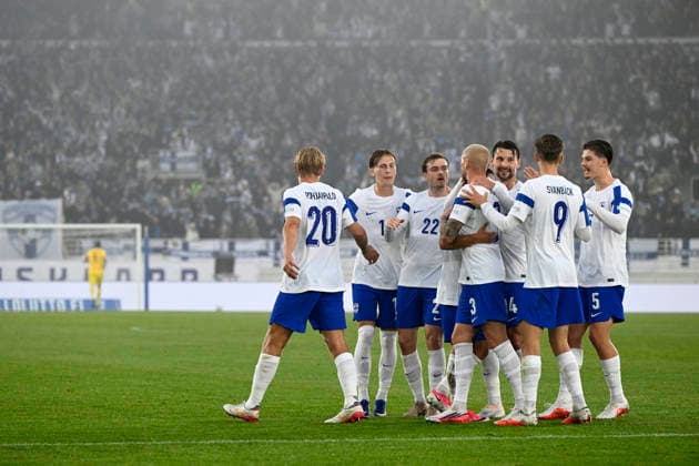 LKS 20261003 Players of Team Finland celebrate 1-1 equalizer by Leo Walta during the UEFA Nations League Group C1 football match between Finland and Albania in Helsinki, Finland, on October 3, 2026. - EMMI KORHONEN Helsinki Finland 9Mogp4pmXrQ Copyright: xEmmixKorhonenx 9Mogp4pmXrQ