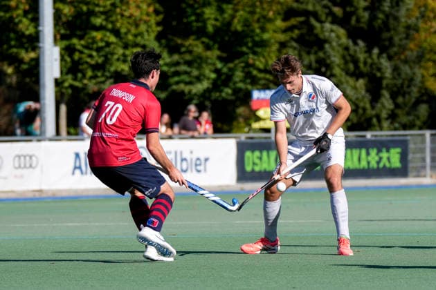 From left: Milo Thompson (BHC), 70, Matteo Luca Poljaric (MHC), 14, tackle, game scene, duel, tackle, tackling, dynamism, action, 03 10 2026, Mannheim, Germany, hockey, 1st Bundesliga, men’s, Mannheimer HC vs. Berliner HC xozx