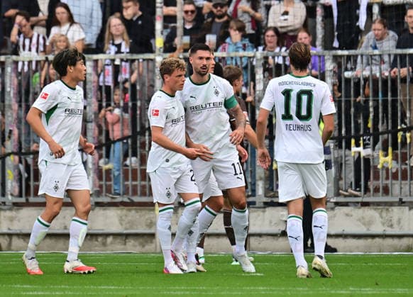 October 3, 2026, German Soccer, Men s, Bundesliga, Friendly Match, 2026–2027 Season, Hamburg, FC St. Pauli vs. Borussia Mönchengladbach: Tim Kleindienst (BMG Gladbach 11) scores the 1–0 goal for Gladbach and celebrates with the team. DFB and DFL regulations prohibit any use of photographs as image sequences and or quasi-video. Hamburg Millerntorstadion, Hamburg, Germany Copyright: xnordphotoxGmbH xWitkex