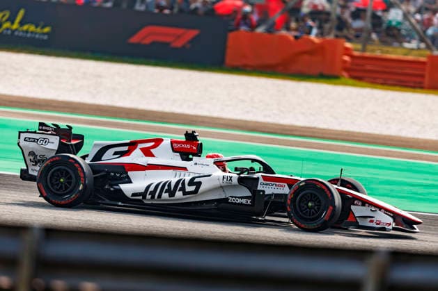 RECORD DATE NOT STATED 3rd October 2026; Sepang IC, Kuala Lumpur, Malaysia; Formula 1, Bahrain Grand Prix, Qualifying Day; Esteban Ocon (31) of France and TGR Haas F1 Team during qualifying at the Bahrain Grand Prix StephenxBlackberry
