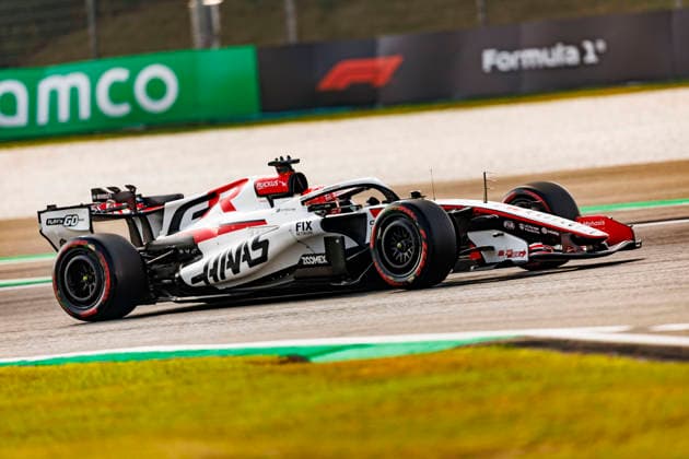 RECORD DATE NOT STATED 3rd October 2026; Sepang IC, Kuala Lumpur, Malaysia; Formula 1, Bahrain Grand Prix, Qualifying Day; Esteban Ocon (31) of France and TGR Haas F1 Team during qualifying at the Bahrain Grand Prix StephenxBlackberry