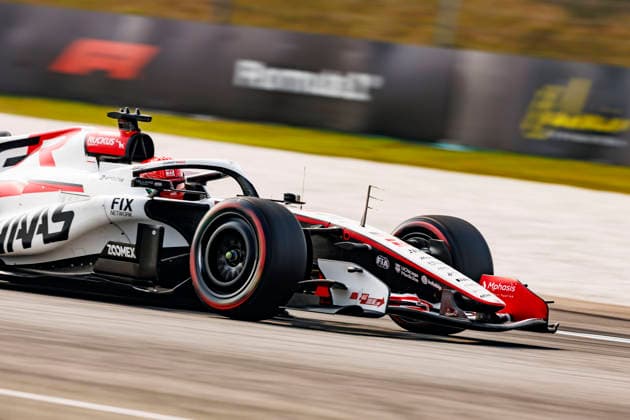 RECORD DATE NOT STATED 3rd October 2026; Sepang IC, Kuala Lumpur, Malaysia; Formula 1, Bahrain Grand Prix, Qualifying Day; Esteban Ocon (31) of France and TGR Haas F1 Team during qualifying at the Bahrain Grand Prix StephenxBlackberry