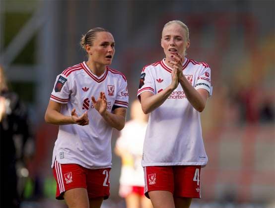 RECORD DATE NOT STATED Football - FA Women s Super League - Manchester United, ManU FC Women v Liverpool FC Women LEIGH, ENGLAND - Saturday, October 3, 2026: Liverpool FC Women s Sam Kerr (L) and captain Grace Fisk applaud the supporters after the FA Women™s Super League match between Manchester United FC Women and Liverpool FC Women at Leigh Sports Village. (Photo by David Rawcliffe Propaganda) LEIGH Leigh Sports Village MANCHESTER ENGLAND Copyright: xDavidxRawcliffex 2026-10-03-Man_Utd_Women_v_Liverpool_Women-046