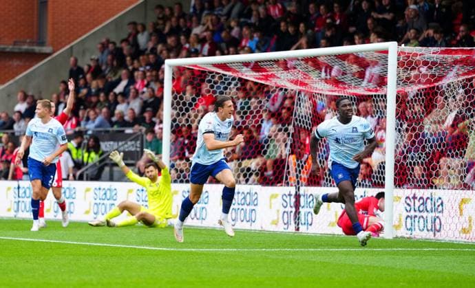Aribim Pepple of Plymouth Argyle celebrates scoring the opening goal Leyton Orient v Plymouth Argyle, EFL Sky Bet League One, Football, BetWright Stadium, London, UK - 03 Oct 2026London BetWright Stadium United Kingdom EDITORIAL USE ONLY No use with unauthorised audio, video, data, fixture lists, club league logos or live services. Online in-match use limited to 120 images, no video emulation. No use in betting, games or single club league player publications. Copyright: xJavierxGarcia Shutterstockx 17183391aq