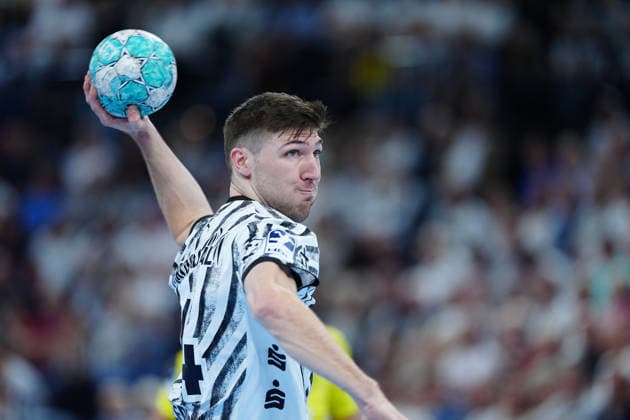 7-meter throw by Lukas Zerbe (THW Kiel), 24 GER, THW Kiel vs. VfL Gummersbach, Handball, 1st Bundesliga, Matchday 7, 2026–2027 season, October 3, 2026 GER, THW Kiel vs. VfL Gummersbach, Handball, 1st Bundesliga, Matchday 7, 2026–2027 season, October 3, 2026 Kiel Copyright: xEibner-Pressefoto MarcelxvonxFehrnx EP_MFN