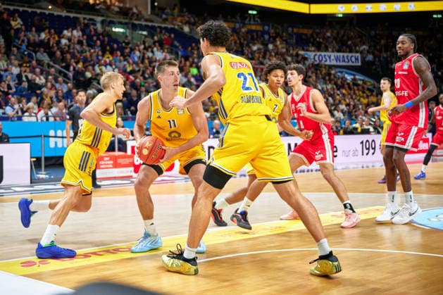 Joe Wieskamp, ALBA BERLIN, 11, Brandon Angel, ALBA BERLIN, 21, GER, ALBA Berlin vs. BMA 365 Bamberg Baskets, Men s Basketball, easy Credit BBL, 2026–27 Season, Matchday 4, October 3, 2026 GER, ALBA Berlin vs. BMA 365 Bamberg Baskets, Men s Basketball, easyCredit BBL, 2026–27 Season, Matchday 4, October 3, 2026 Berlin Copyright: xClaudiusxRauch,xEibner-Pressefotox xClaudiusxRauchx EP_CRH