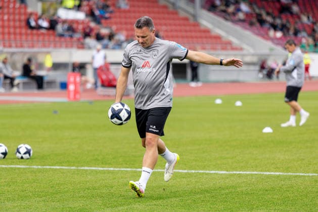 KSV Hessen Kassel vs. SSV Ulm 1846 Soccer, Regionalliga Southwest, Matchday 10, Auestadion Kassel, October 3, 2026—warm-up, Holger Betz, SSV Ulm 1846 soccer, goalkeeper coach—KSV Hessen Kassel vs. SSV Ulm 1846 soccer, Regionalliga Southwest, Matchday 10, Auestadion Kassel, October 3, 2026; Photo by Lucca Fundel, Kassel Auestadion, Hesse, Germany