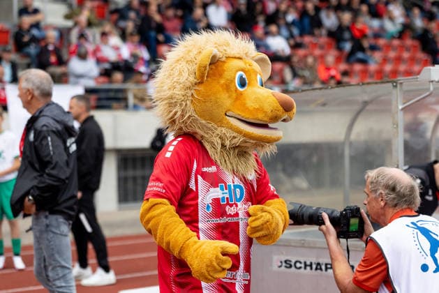 KSV Hessen Kassel vs. SSV Ulm 1846 Soccer, Regionalliga Southwest, Matchday 10, Auestadion Kassel, October 3, 2026—Totti, KSV Hessen Kassel mascot, KSV Hessen Kassel vs. SSV Ulm 1846, soccer, Regionalliga Southwest, Matchday 10, Auestadion Kassel, October 3, 2026; Photo by Lucca Fundel, Kassel Auestadion, Hesse, Germany