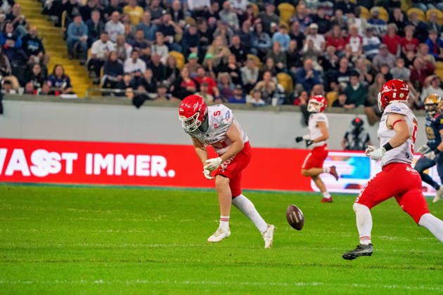 Tight end Corey Jeeves of the Potsdam Royals, 05, lets the ball slip through his hands. Dresden Monarchs vs. Potsdam Royals, American football, German Football League, GFL Bowl, 2026 season, October 3, 2026, Dresden Monarchs vs. Potsdam Royals, American Football, German Football League, GFL Bowl, 2026 season, October 3, 2026, Dresden Copyright: xEibner-Pressefoto PiaxSchindlerx EP_PSR