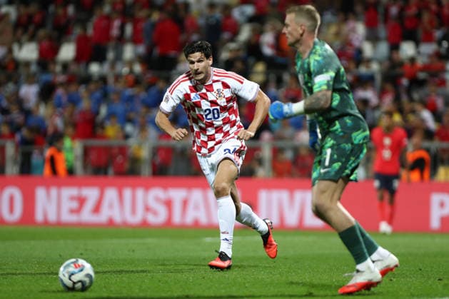 Rijeka, Croatia, 3rd October 2026. UEFA Nations League. Matchday 3, Group A3. Croatia v England at Rujevica, Rijeka. Igor MATANOVIC (20) and Jordan PICKFORD (1). Croatia v England, UEFA Nations League.