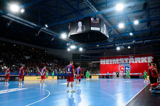 Bietigheim HBL 26 27 SG BBM Bietigheim Fuechse Berlin Minute of silence in honor of Eberhard Bezner Bietigheim Bissingen Egetrans Arena Baden-Württemberg Germany