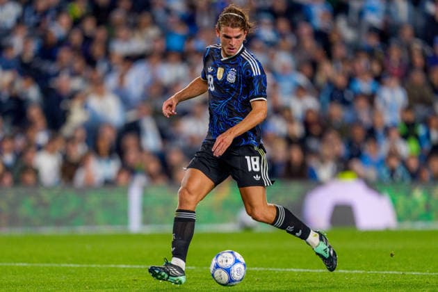 Burkina Faso v Argentina BUENOS AIRES, - OCTOBER 3: Nico Paz 18 of Argentina dribbles the ball during a game between Burkina Faso and Argentina at Estadio Monumental on October 3, 2026 in Buenos Aires, STATE . Buenos Aires Estadio Monumental Argentnina Copyright: xAndrewxJ.xClark ISIxPhotosx 10001