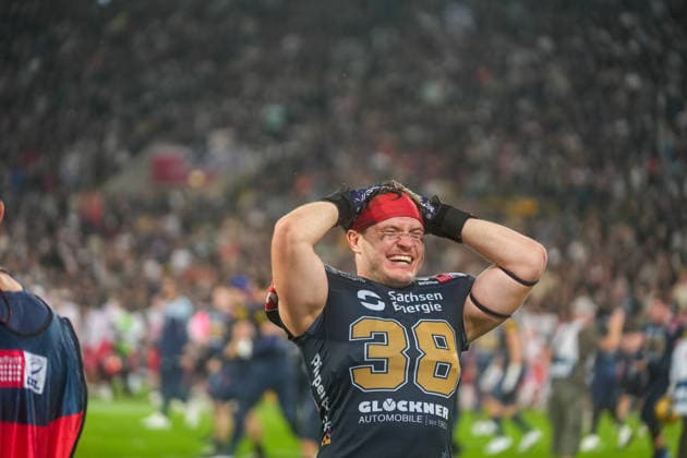 Florian Zur Nieden, Dresden Monarchs, 38, after the final whistle of the Dresden Monarchs vs. Potsdam Royals game, American football, German Football League, GFL Bowl, 2026 season, October 3, 2026, Dresden Monarchs vs. Potsdam Royals, American football, German Football League, GFL Bowl, 2026 season, October 3, 2026, Dresden Copyright: xEibner-Pressefoto PiaxSchindlerx EP_PSR