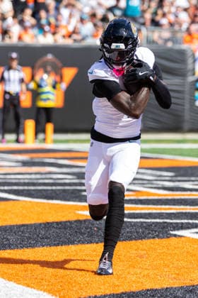 Oct 4, 2026; Cincinnati, OH, USA; Jacksonville Jaguars wide receiver Brian Thomas Jr. (7) catches touchdown pass during NFL, American Football Herren, USA game action against the Cincinnati Bengals at Paycor Stadium. Mandatory Credit: -Cal Media Cincinnati USA - ZUMAc04_ 20261004_zma_c04_030 Copyright: xJohnxMersitsx