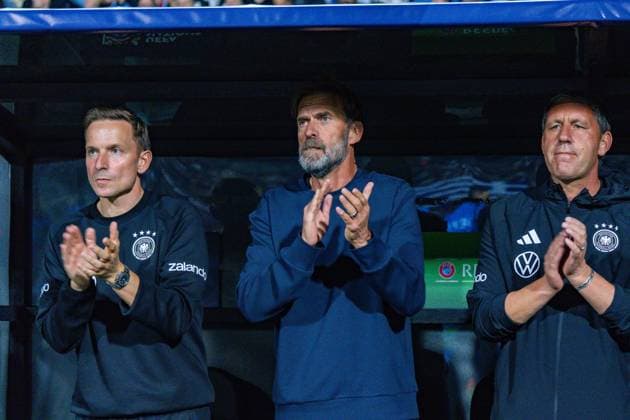 Nations League, Group A, Matchday 4, Greece vs. Germany at Toumba Stadium in Thessaloniki; Jürgen Klopp and the German team singing the national anthem Copyright: xBahhoxKarax