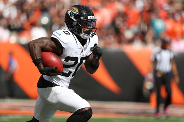 CINCINNATI, OH - OCTOBER 04: Jacksonville Jaguars running back Ameer Abdullah (20) carries the ball during the game between the Jacksonville Jaguars and the Cincinnati Bengals at Paycor Stadium on October 4, 2026 in Cincinnati, OH. (Photo by Ian Johnson Icon Sportswire) NFL, American Football Herren, USA OCT 04 Jaguars at Bengals EDITORIAL USE ONLY Icon261004106