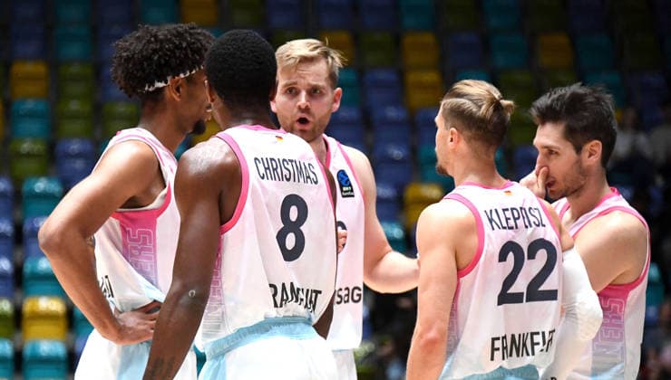 October 6, 2026, xokbx, Basketball BKT Europe Cup, Skyliners Frankfurt vs. Siauliai Basketball, Roman Bedime, Fraport Skyliners Frankfurt, William Christmas, Fraport Skyliners Frankfurt, Till Pape, Fraport Skyliners Frankfurt, Thomas Klepeisz, Fraport Skyliners Frankfurt, Ryan Arcidiacono, Fraport Skyliners Frankfurt; Consultation, Discussion in Frankfurt