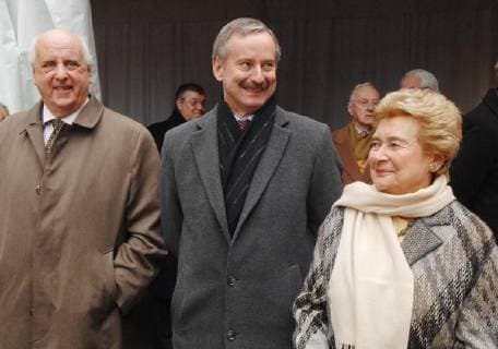 20080128, BRUSSELS, BELGIUM : From L-R, businessman and former EU commissioner Etienne Davignon, Vice-Chairman of European Commission Siim Kallas of Estonia and Antoinette Spaak daughter of Paul Henri Spaak, attend the ceremony for the inauguration of a monument dedicated to Paul-Henri Spaak, at Brussels Horta square, near Brussels South railway station. Paul-Henri Spaak is a major Belgian and European politician, former Belgian Prime Minister, former chairman of CECA (European Community of steel and coal) assembly, former general secretary of NATO and father of European Rome treaties, he died in 1972. HERWIGxVERGULT x8385485x