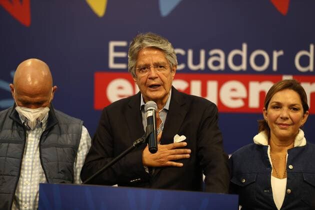 Bilder des Jahres 2021, News 04 April News Themen der Woche KW15 News Bilder des Tages Quito (Ecuador), 12 04 2021.- Ecuador s president-elect, Guillermo Lasso, offers a press conference at the Dann Carlton hotel in Quito, Ecuador, 12 April 2021. With 97.99% of the validated minutes, Lasso has 52.48% of the votes, while his rival Andres Arauz, supported by former President Rafael Correa, accumulates 47.52%. Press conference of Guillermo Lasso, president-elect of Ecuador !ACHTUNG: NUR REDAKTIONELLE NUTZUNG! Copyright: xJosexJacomex AME9536 20210413-637538698362183526