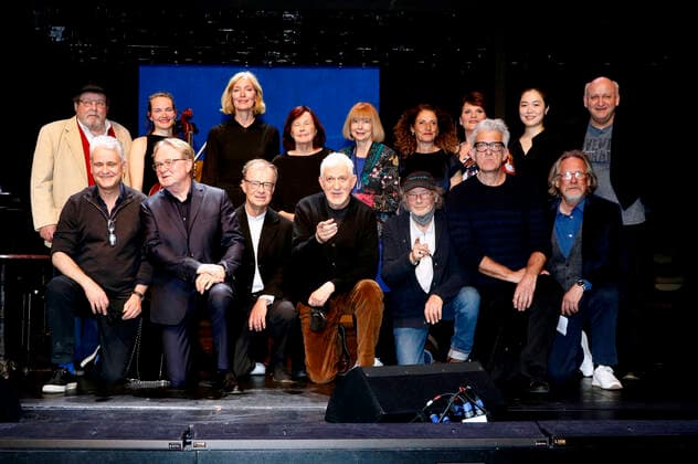 Walter Plathe, Martin Woelffer, Aleke Alpermann, Klaus Hoffmann, Katja Weitzenböck, Hawo Bleich, Brigitte Grothum, Ilja Richter, Ursela Monn, Michel Bergmann, Adriana Altaras, Gayle Tufts, Dominic Raacke, Yoonji Kim, Harald Martenstein and Harry Ermer at the photo session for the benefit gala Shilling for Ukraine at the Komödie am Kurfürstendamm at the Sc Foto:xA.xBuggex xFuturexImage