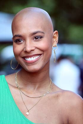 21 08 2022, Hannover, Lower Saxony, GER Sharon Battiste, actress exterior, exterior shot, Bachelorette, Battiste, German, Germany, Europe, european, Hanover, HF, portrait, portrait format, Lower Saxony, portrait, actress, Sharon Battiste, Western Europe 220821D833HANNOVER JPG