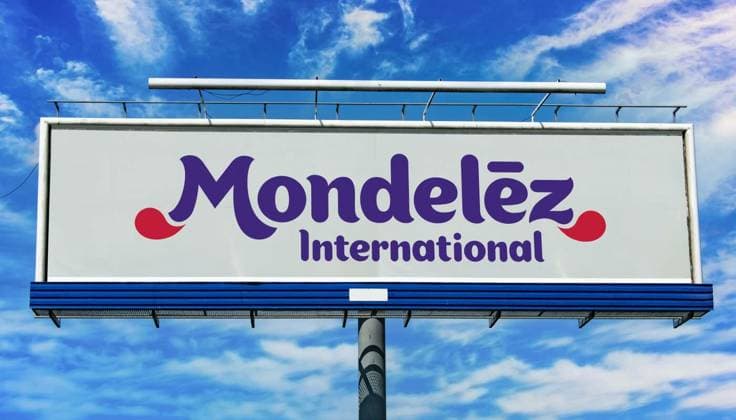 Advertisement billboard displaying logo of Mondelez Internat., POZNAN, POL - MAY 1, 2022: Advertisement billboard displaying logo of Mondelez International, a confectionery, food, holding and beverage and snack food company based in Chicago, Illinois, USA, POZNAN, POL - MAY 1, 2022: Advertisement billboard displaying logo of Mondelez International, a confectionery, food, holding and beverage and snack food company based in Chicago, Illinois, USA, 03.12.2022, Copyright: xmonticellox Panthermedia33129317.jpg