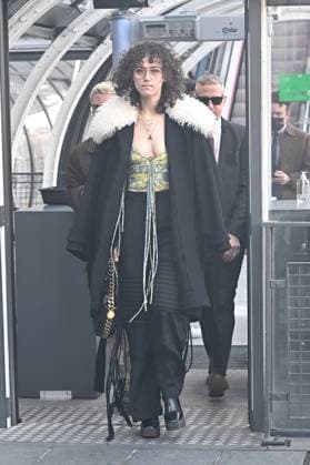 PFW Stella McCartney Outside Arrivals JR Ella Emhoff attending the Stella McCartney show during PFW Womenswear Fall Winter 22 23 in Paris, France on March 7, 2022. Photo by Julien Reynaud APS-Medias ABACAPRESS.COM Paris France Copyright: xReynaudxJulien APS-Medias ABACAx 801292_008 ReynaudxJulien APS-Medias ABACAx 801292_008