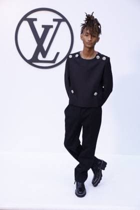 Bilder des Jahres 2024, Entertainment 05 Mai Entertainment Themen der Woche KW21 Entertainment Bilder des Tages Louis Vuitton Fashion Show Photocall - Barcelona Actor Jaden Smith poses at the photocall of the Louis Vuitton fashion show at Park Guell on May 23, 2024, in Barcelona, Catalonia, Spain. The Park Guell in Barcelona hosts today the Louis Vuitton Cruise 2025 collection fashion show, in one of the many actions that the firm has planned in collaboration with the Catalan capital to accompany the 37th America s Cup. The collection has been designed by Nicholas Ghesquiere, and the event will bring together Hollywood personalities and artists, as well as the owner of LVMH, Bernard Arnault, the man with the world s largest fortune. Photo by Kike Rincon Europa Press ABACAPRESS.COM Barcelona Spain Copyright: xEuropaxPress ABACAx