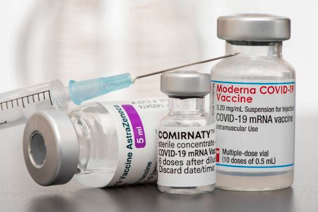 Covid 19 vaccine from Astra Zeneca, Moderna and Pfizer Biontech Pfizer Biontech The vaccine from Astra Zeneca, Moderna and Pfizer Biontech Pfizer Biontech against Corona Covid 19