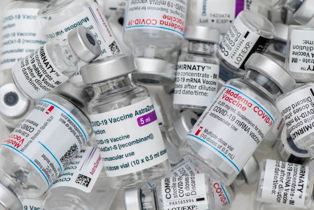 Covid 19 vaccine from Astra Zeneca, Moderna and Pfizer Biontech Pfizer Biontech The vaccine from Astra Zeneca, Moderna and Pfizer Biontech Pfizer Biontech against Corona Covid 19