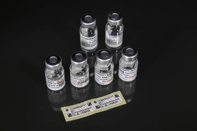 Original vials of all Comirnaty vaccines from BioNTech Pfizer Editorial Original vials of all Comirnaty vaccines from BioNTech Pfizer Copyright: xBEAUTIFULxSPORTS KJPetersx