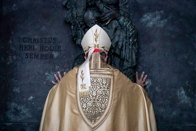 Bilder des Jahres 2024, News 12 Dezember Italy, Rome, December 29, 2024 - The Cardinal of Rome Bartolomeo Reina opens the Holy Door of the Basilica of St. John Lateran Italy, Rome, December 29, 2024 : The Cardinal of Rome Bartolomeo Reina opens the Holy Door of the Basilica of St. John Lateran ( Basilica di San Giovanni), Credit:Stefano Carofei Avalon Italy, Rome, Vatican City State, Holy See Copyright: xStefanoxCarofeix xAvalonx 0950835045