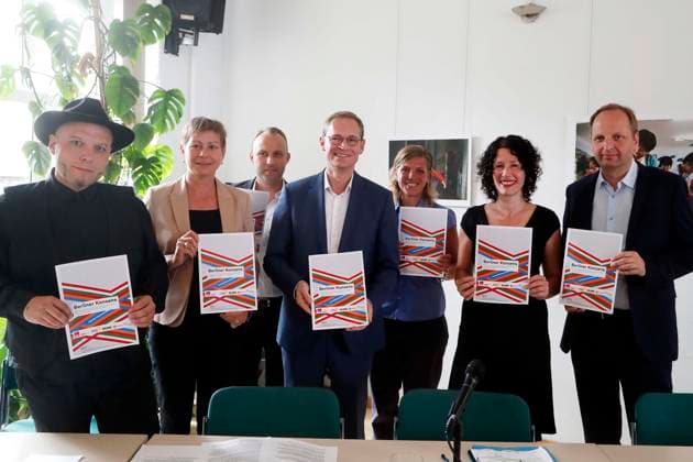 Consensus against Right, Berlin Party Chairwoman sign Erklaerung against right in Berlin, PK with Sebastian Czaja, Generalsekretaer FDP, Bruno Kramm, State Chairman Pirates, Elke Breitenbach, Deputy Party Chairwoman the Left, Thomas Heilmann, Deputy Chairman of the party CDU, Bettina Jarasch, b