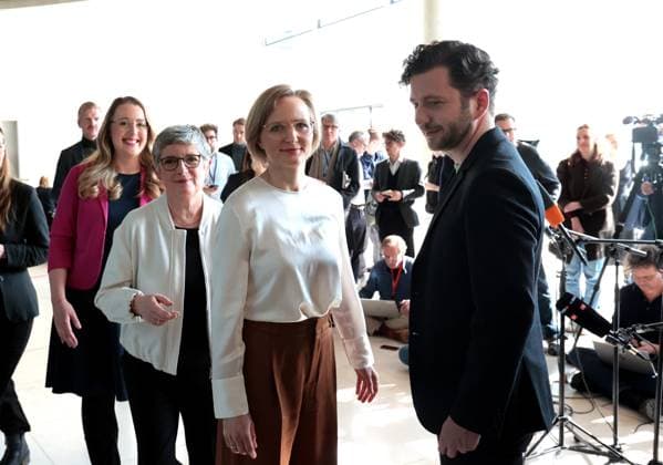 Felix Banaszak, Co-Chair Buendnis 90 Die Gruenen, Franziska Brantner, Co-Chair Buendnis 90 Die Gruenen, Katharina Droege, Co-Chair Buendnis 90 Die Gruenen Bundestag faction, Britta Hasselmann, Co-Chair Buendnis 90 Die Gruenen Bundestag faction, joint statement by the Federal Executive Committee and the Bundestag faction of the Greens, DEU, Berlin, 10 03 20