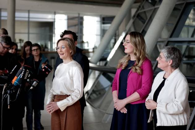 Felix Banaszak, Co-Chair Buendnis 90 Die Gruenen, Franziska Brantner, Co-Chair Buendnis 90 Die Gruenen, Katharina Droege, Co-Chair Buendnis 90 Die Gruenen Bundestag faction, Britta Hasselmann, Co-Chair Buendnis 90 Die Gruenen Bundestag faction, joint statement by the Federal Executive Committee and the Bundestag faction of the Greens, DEU, Berlin, 10 03 20